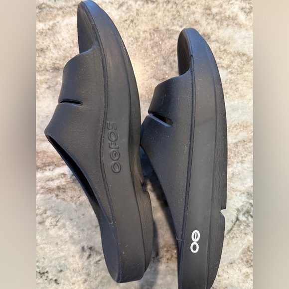 Oofos Black Recovery Slide Sandals Women's 7 - Picture 3 of 5